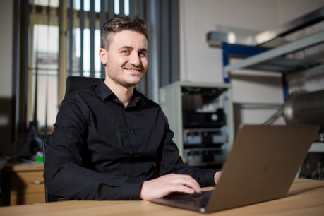 3. místo za disertační práci s názvem Ultraperiferní srážky na experimentu ALICE získal Ing. Roman Lavička, Ph.D. z Fakulty jaderné a fyzikálně inženýrské ČVUT v Praze.