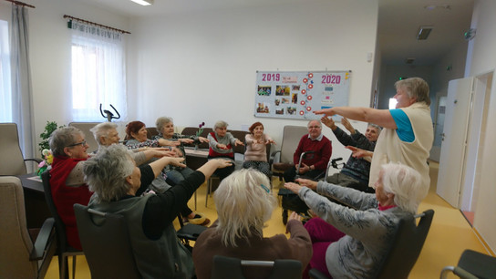 Ostrava, denní stacionář pro seniory Domovinka - fotografováno před zavedením povinnosti nosit roušky, autor Diakonie