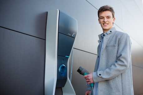 3. místo za diplomovou práci s názvem Optimalizace fotovoltaického systému pro potřeby domácnosti získal Ing. Martin Hodek z Fakulty strojní ČVUT v Praze.