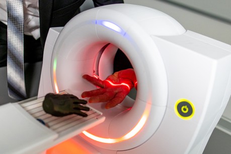 Model vznikl kombinací několika teoretických i praktických technik – 3D tisku, optoelektroniky, mikroprocesorové techniky, programovatelné logiky a pokročilých matematických metod rekonstrukce obrazu v tomografii