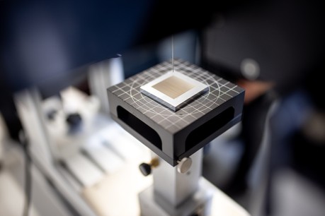 1. místo za nejlepší disertační práci s názvem Velkoplošná funkcionalizace povrchů pomocí laserem vytvořených mikro a nanostruktur získal Ing. Petr Hauschwitz, Ph.D. z Fakulty jaderné a fyzikálně inženýrské ČVUT v Praze.