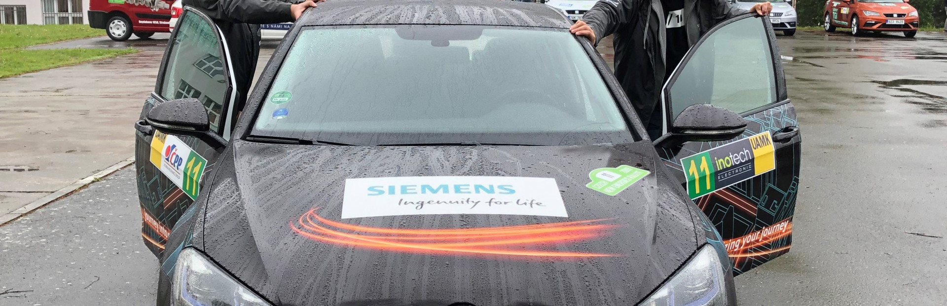 Ivo Hykyš, manažer pro elektromobilitu a jeho tým