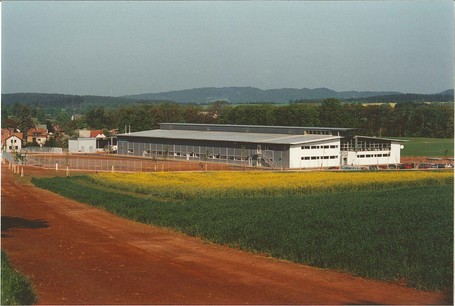 1999 - Nová hala v lokalitě Volanovská dokončena 