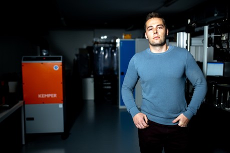 1. místo za nejlepší disertační práci s názvem Velkoplošná funkcionalizace povrchů pomocí laserem vytvořených mikro a nanostruktur získal Ing. Petr Hauschwitz, Ph.D. z Fakulty jaderné a fyzikálně inženýrské ČVUT v Praze.