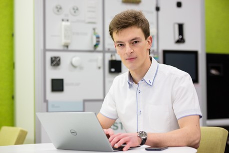 3. místo za diplomovou práci s názvem Optimalizace fotovoltaického systému pro potřeby domácnosti získal Ing. Martin Hodek z Fakulty strojní ČVUT v Praze.