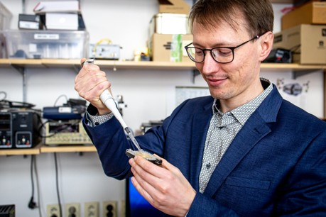 Ing. Tomáš Michálek Ph. D. získal Ocenění za Nejlepší absolventskou práci s tématem Průmysl 4.0 za práci Mikromanipulace pomocí dielektroforézy – modelování a řízení založené na optimalizaci v reálném čase
