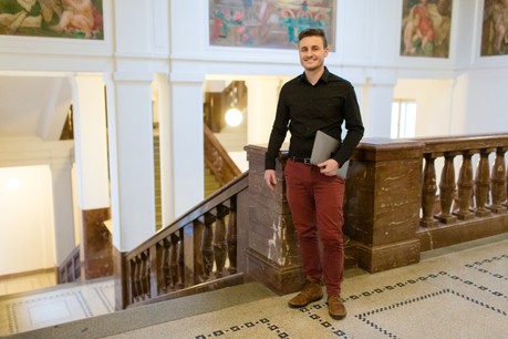 3. místo za disertační práci s názvem Ultraperiferní srážky na experimentu ALICE získal Ing. Roman Lavička, Ph.D. z Fakulty jaderné a fyzikálně inženýrské ČVUT v Praze.