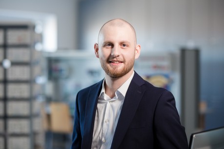 2. místo za diplomovou práci s názvem Chytré dobíjení EV a BESS pro zvýšení FV hostingové kapacity distribučních sítí získal Ing. Robin Filip z Fakulty elektrotechniky a komunikačních technologií VUT v Brně.